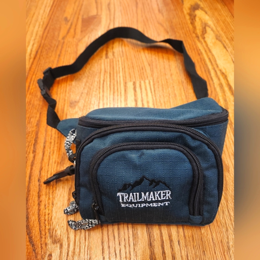 Vintage 90s/Y2K Trailmaker Equipment Fanny Pack-Green